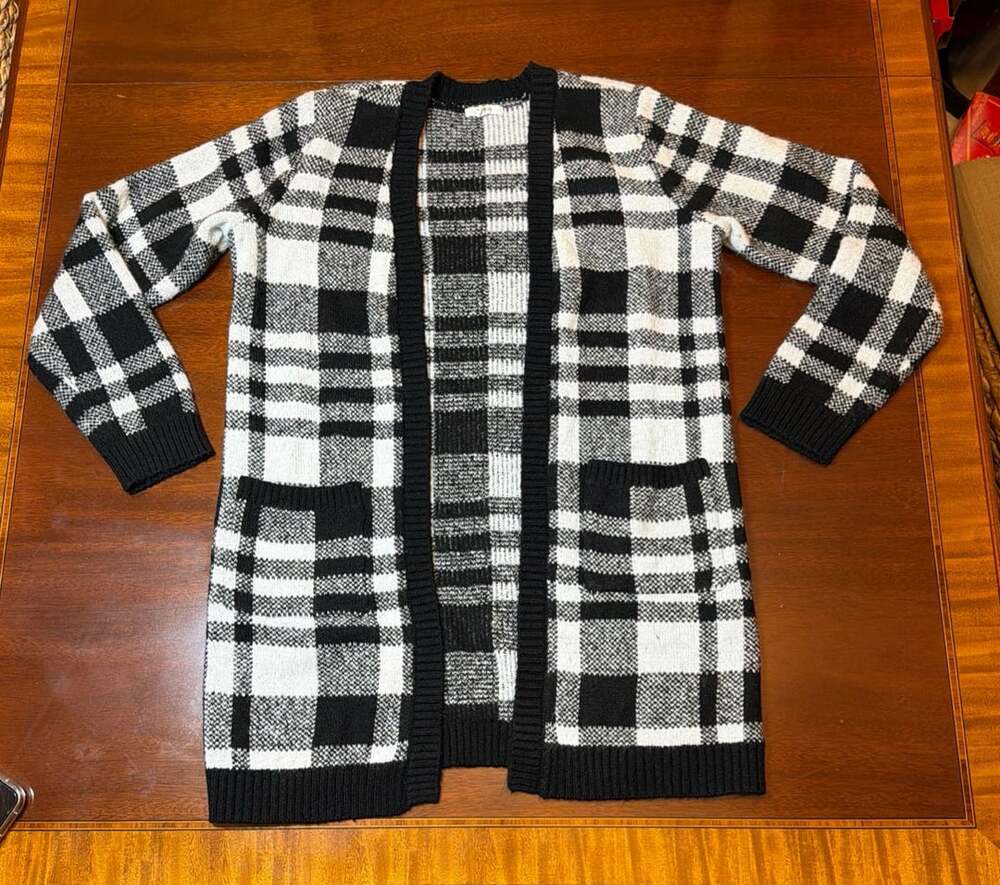 maurices Cardigan Size L Black White Plaid Open Front Pockets